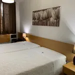 Weaa ホテル