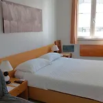 Weaa ホテル 2*
