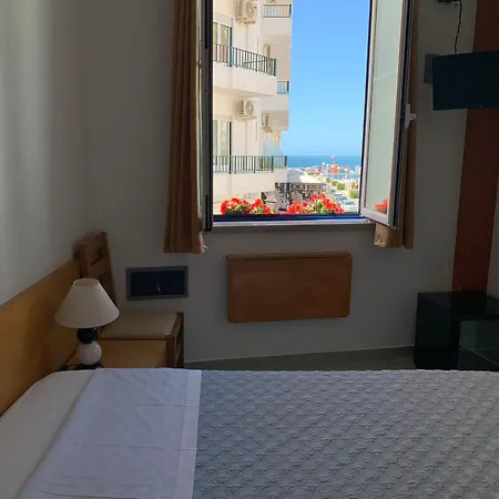 Hotel Weaa Nazaré