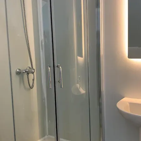 Hotel Weaa 2*