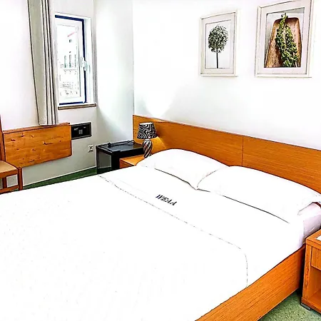 Weaa Hotel 2*