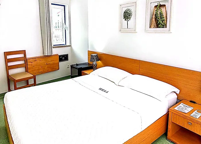 Weaa Hotel 2*